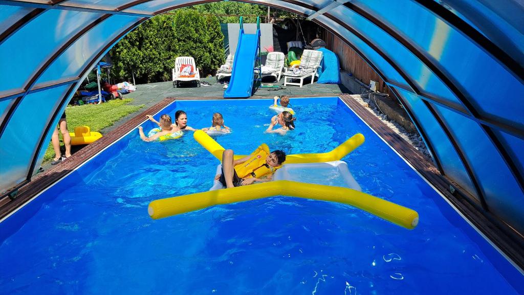 Cazare cu piscina exterioara in Cluj-Napoca - Bob Residence & pool